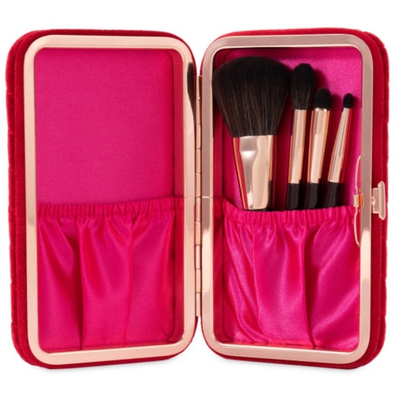 💄❤️Charlotte Tilbury Charlotte’s Magic Mini Brush Set💄❤️ - Picture 2 of 4
